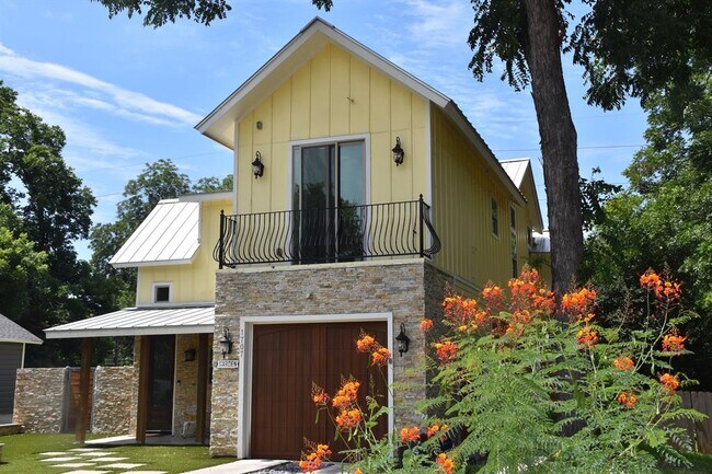 1707 Garden St in Austin, TX - Building Photo - Building Photo
