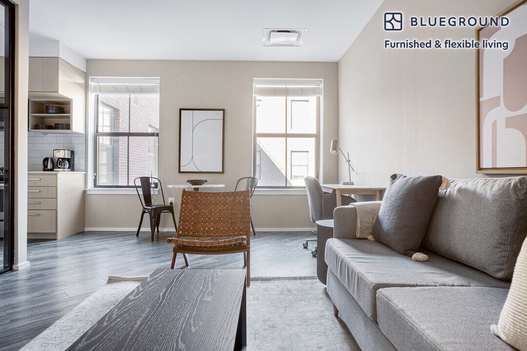 2101 Champlain St NW, Unit FL4-ID386 in Washington, DC - Building Photo
