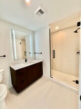 169 NW 26th St, Unit A2 in Miami, FL - Foto de edificio - Building Photo