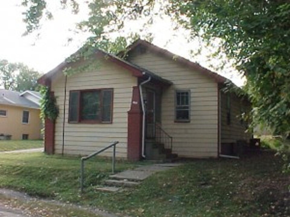 1004 S Madison St in Bloomington, IN - Building Photo