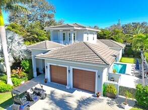 2500 Estates Dr in North Palm Beach, FL - Building Photo - Building Photo