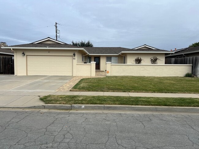 731 La Mesa Dr in Salinas, CA - Building Photo - Building Photo