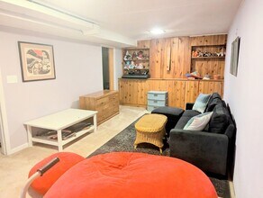 1390 S Ivy Way in Denver, CO - Building Photo - Building Photo