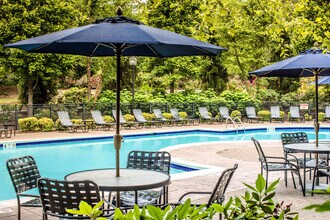 Merion Milford Apartment Homes in Milford, CT - Foto de edificio - Building Photo