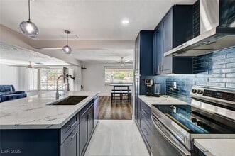 1201 Douglas Dr in Las Vegas, NV - Building Photo - Building Photo