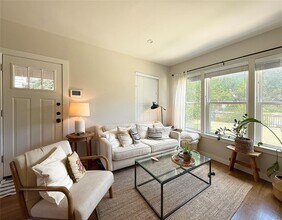 2810 Wooldridge Dr in Austin, TX - Building Photo - Building Photo