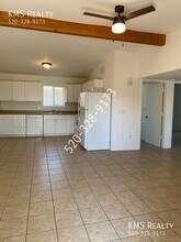 5126 E Bellevue St in Tucson, AZ - Foto de edificio - Building Photo