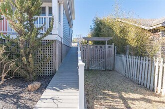 672 Ocean Breeze in Islip, NY - Building Photo - Building Photo