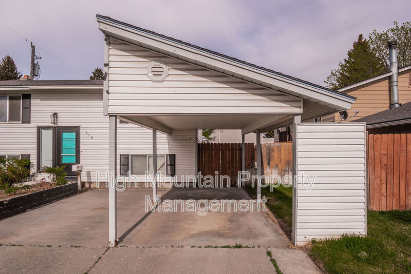 918 N Lee Ave in Idaho Falls, ID - Building Photo