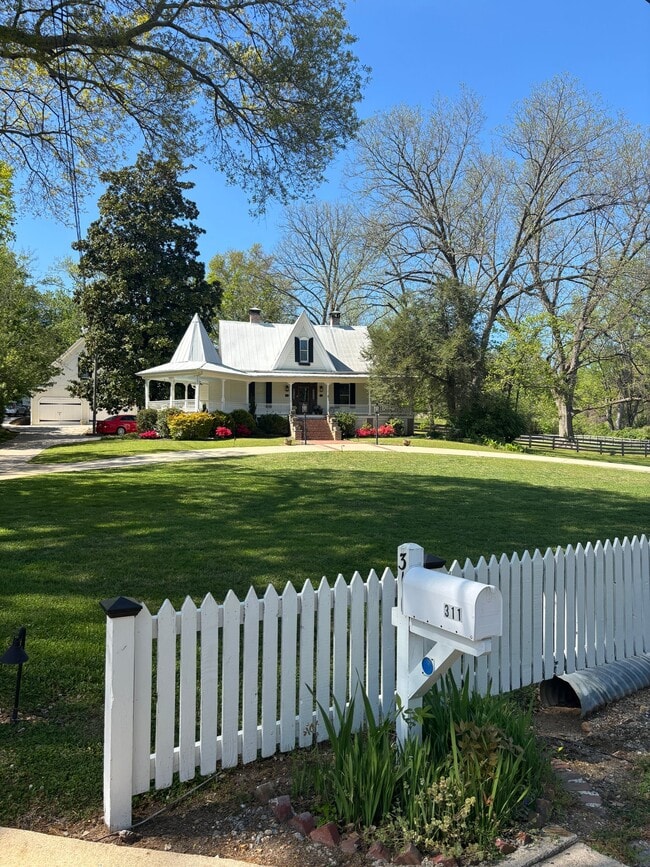 311 Old Canton Rd in Ball Ground, GA - Building Photo - Building Photo