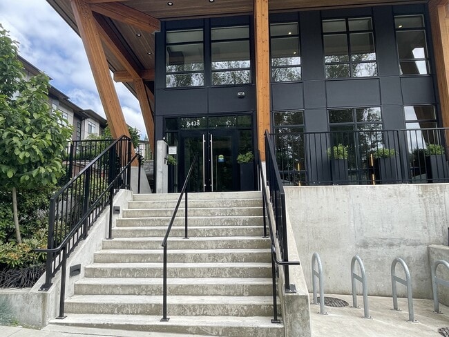 6438 Byrnepark Dr in Burnaby, BC - Building Photo - Building Photo