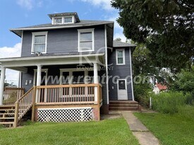 1030 N Walnut St in Danville, IL - Building Photo