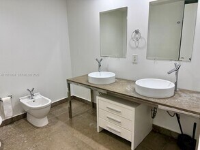 495 Brickell, Unit 4408 in Miami, FL - Building Photo - Building Photo