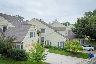 Villas At Hobbit's Glen in Columbia, MD - Building Photo - Building Photo