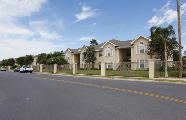 Northwood Apartments in McAllen, TX - Building Photo - Building Photo