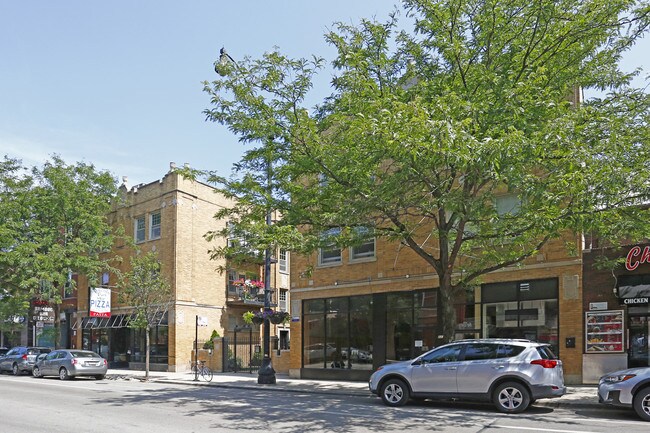2235-2239 N Lincoln Ave