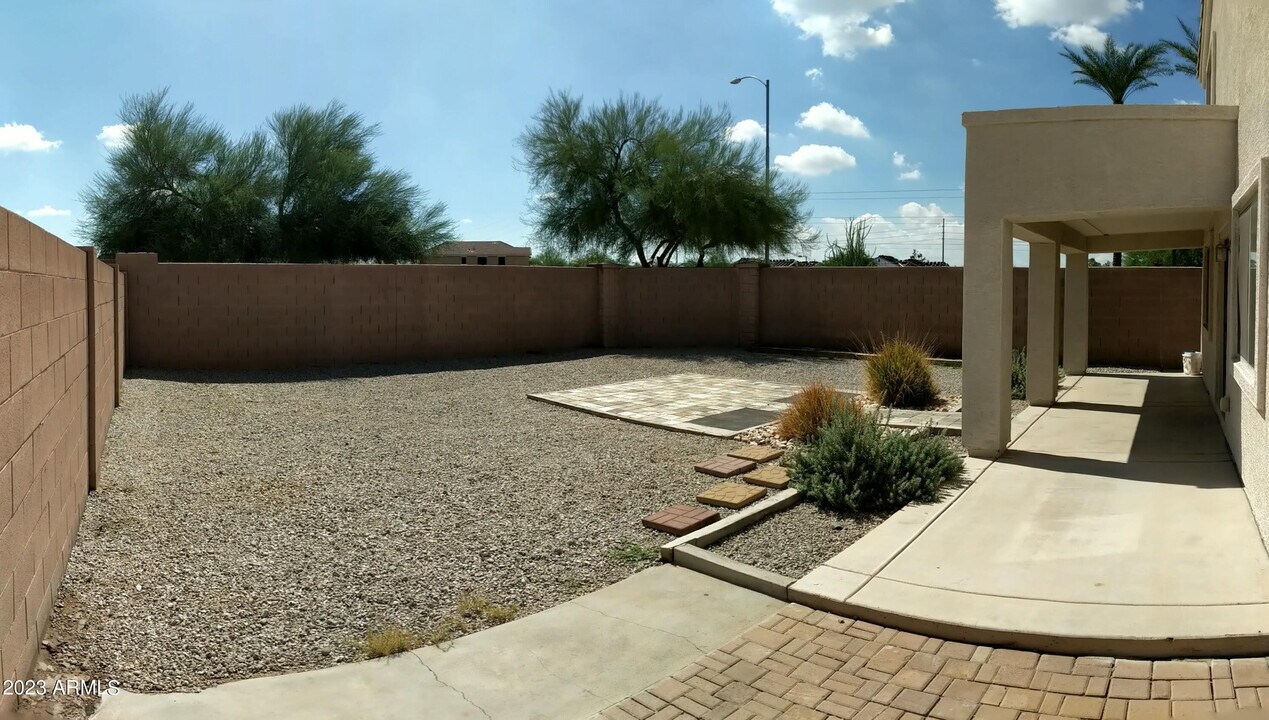 11439 W Ashley Chantil Dr in Surprise, AZ - Building Photo
