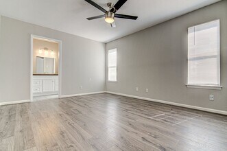 1605 Dale Cove in Round Rock, TX - Foto de edificio - Building Photo