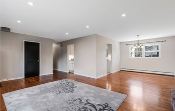 944 Victor St in Bridgewater, NJ - Foto de edificio - Building Photo