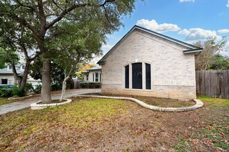 213 Doral Ct in Cibolo, TX - Building Photo - Building Photo