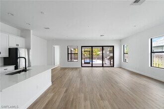 833 91st Ave N in Naples, FL - Building Photo - Building Photo