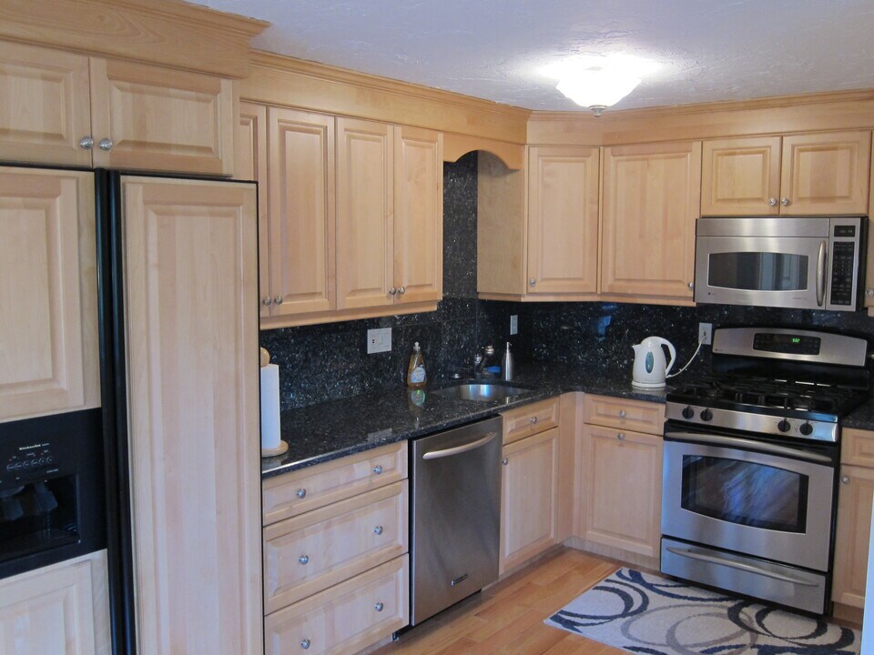 10 Treetop Park, Unit 10 in Westborough, MA - Foto de edificio