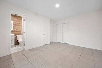 380 SE 12th Ave in Deerfield Beach, FL - Building Photo - Building Photo