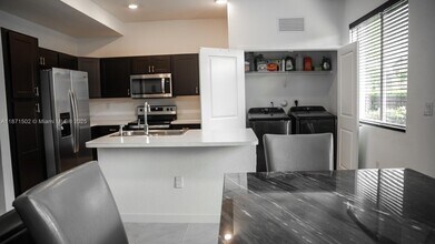 1202 NW 208th Terrace in Miami Gardens, FL - Building Photo - Building Photo