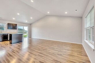 2903 Cohen Ln in Waterloo, IA - Building Photo - Building Photo