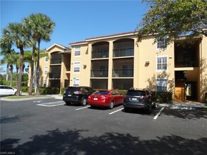 8617 River Homes Lane-Unit -3305 in Bonita Springs, FL - Foto de edificio - Building Photo