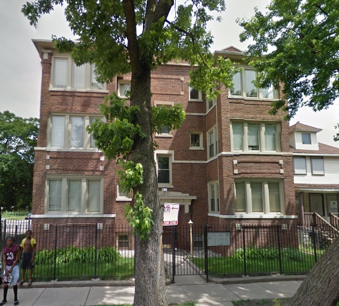 5260 W Adams St in Chicago, IL - Foto de edificio