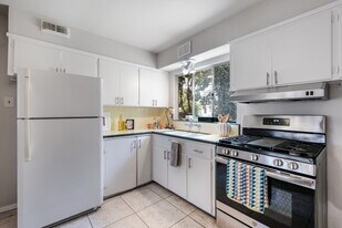 418 Saratoga Dr in San Antonio, TX - Building Photo