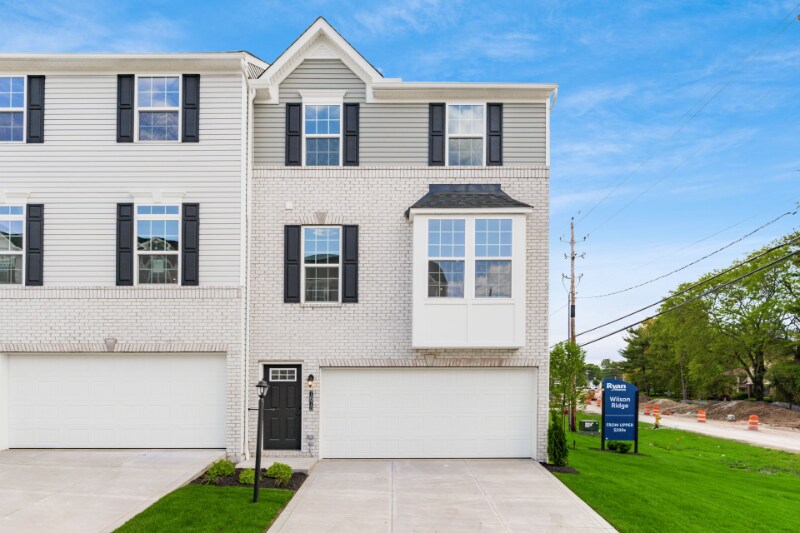 7675 Felder Dr in Pataskala, OH - Building Photo