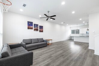 1737 W Cantey St in Fort Worth, TX - Building Photo - Building Photo