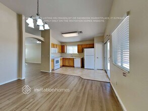 7302 N 76th Dr in Glendale, AZ - Foto de edificio - Building Photo