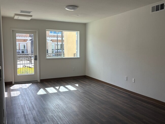 Walnut Place & Walnut Terrace in Greenfield, CA - Building Photo - Building Photo