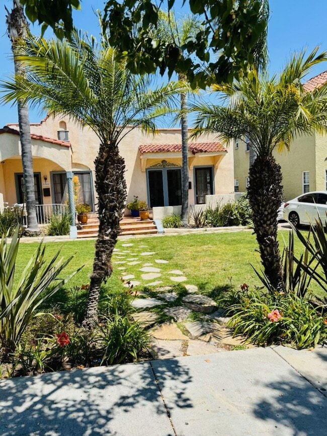 1248 S Rimpau Blvd, Unit 1248
