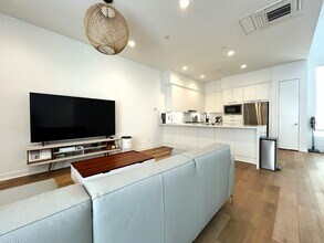 10917 1/2 Otsego St in Los Angeles, CA - Building Photo - Building Photo