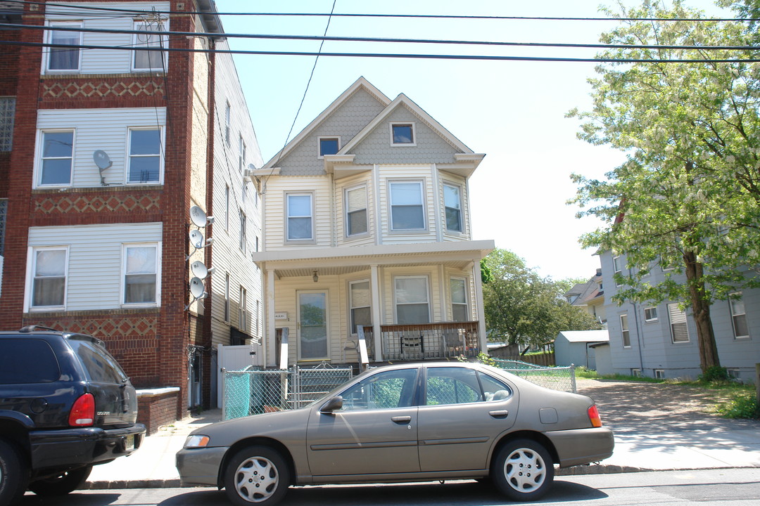 100 State St in Perth Amboy, NJ - Building Photo