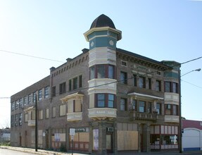 5362 Broadway Ave in Cleveland, OH - Building Photo - Building Photo