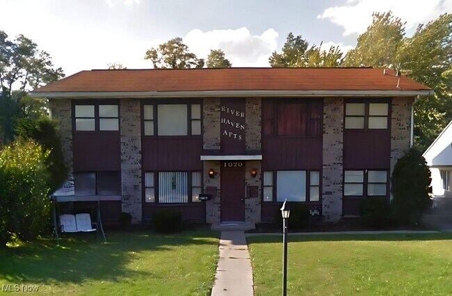 property at 1020 S River Ave