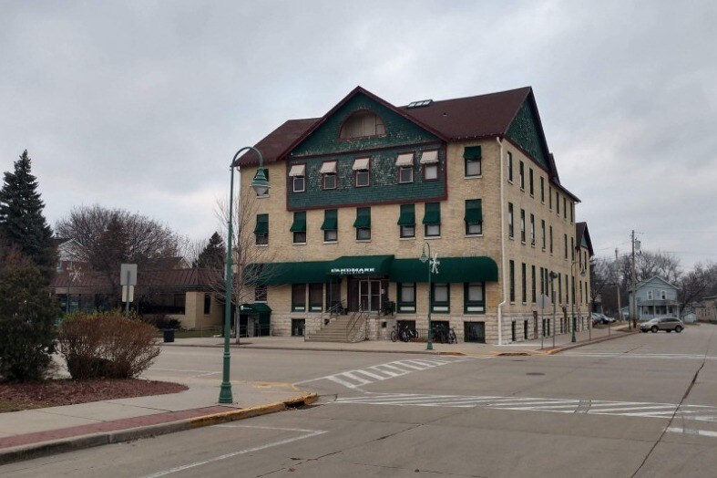 204 W Main St in Whitewater, WI - Building Photo