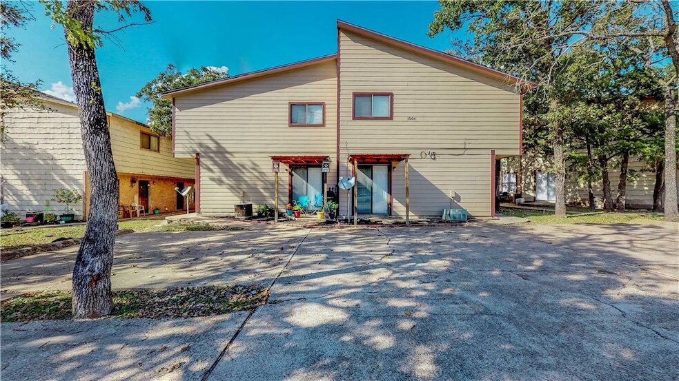 1004 Verde Dr in Bryan, TX - Foto de edificio