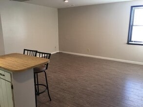 10102 N Fairview Rd, Unit Apartment #2 in Spokane, WA - Building Photo - Building Photo