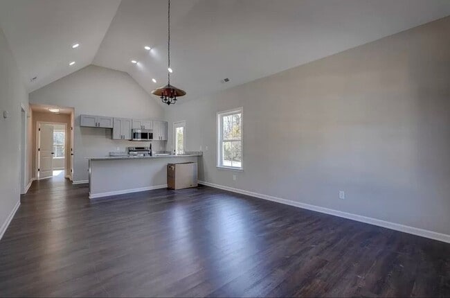 551 S Center St in Spartanburg, SC - Foto de edificio - Building Photo