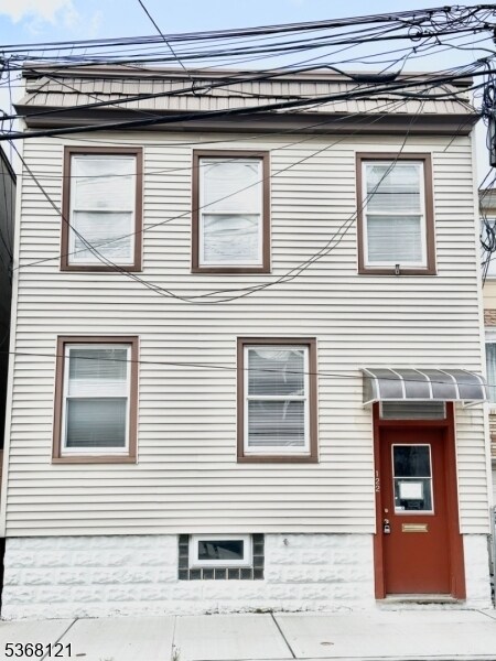 122 Cross St in Harrison, NJ - Building Photo