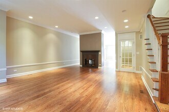 2426 N Burling St in Chicago, IL - Building Photo - Building Photo