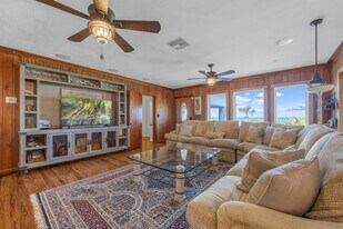 217 S Atlantic Ave in Cocoa Beach, FL - Building Photo