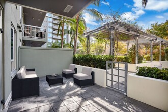 1580 Union St, Unit La Vita in San Diego, CA - Building Photo - Building Photo