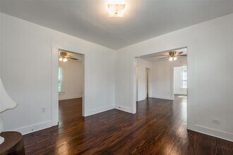 4612 Rawley St in Houston, TX - Foto de edificio - Building Photo
